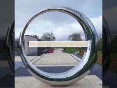 সিলভার গোল্ড গ্রে কালার স্টেইনলেস স্টিলের ভাস্কর্য