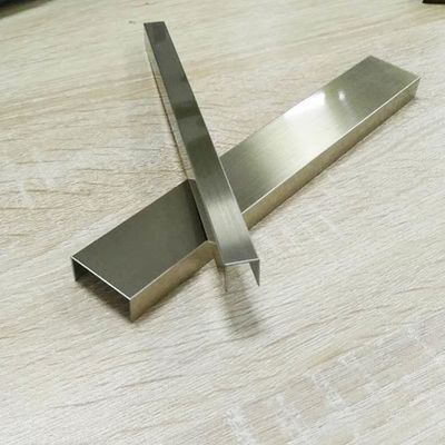 ভালো দাম টাইল পার্টিশনের জন্য গ্রেড 304 316L 201 গোল্ড সিলভার রোজ গোল্ড কালার ইউ শেপ স্টেইনলেস স্টিল ট্রিম স্ট্রিপ অনলাইন