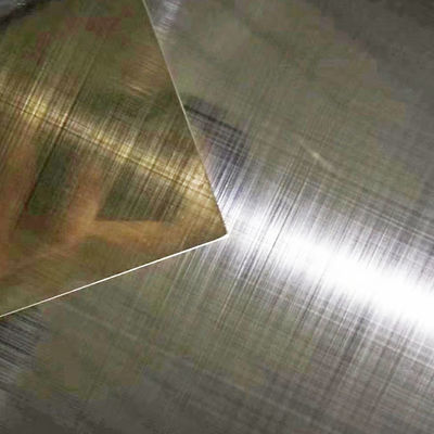 ভালো দাম 304 সিলভার গোল্ড রঙ ক্রসহাইললাইন ব্রাশ ফিনিস অ্যান্টি ফিঙ্গার প্রিন্টিং সহ স্টেইনলেস স্টিল শীট অনলাইন