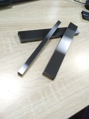 ভালো দাম 0.5 মিমি পুরু স্টেইনলেস স্টীল ট্রিম স্ট্রিপস হেয়ারলাইন সঙ্গে এএফপি অনলাইন