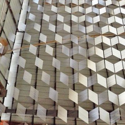 ভালো দাম ইট সিলভার 8K মিরর 3D রঙের স্টেইনলেস স্টীল শীট লিফট দরজা মন্ত্রিসভা জন্য অনলাইন