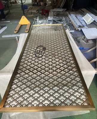 ভালো দাম স্লিম ডিজাইন স্টেইনলেস স্টীল স্ক্রিন পার্টিশন পিভিডি প্লাটিং টাইটানিয়াম এবং আয়না 8k পোলিশের সাথে আলংকারিক স্পেস ডিভাইডার অনলাইন