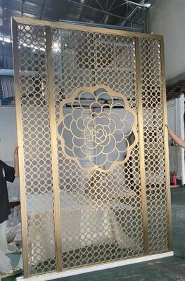 ভালো দাম Classical Stainless Steel Partition with Floral & Leaf Motif অনলাইন